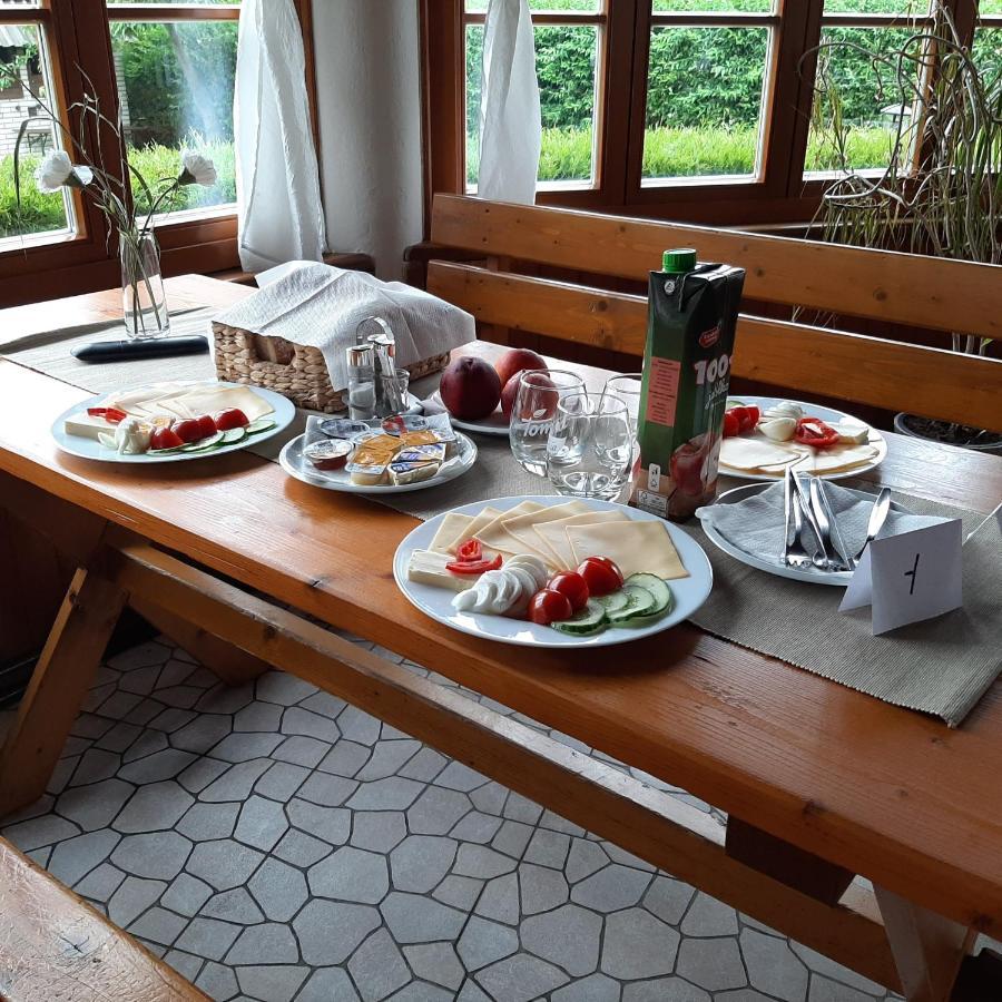 Penzion Terasa, Bed & Breakfast Велке Лосіни Екстер'єр фото